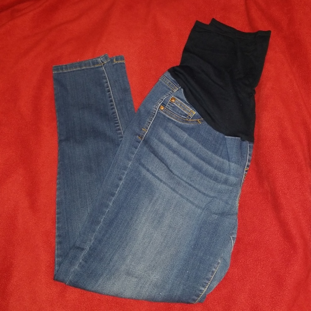 MATERNITY JEANS